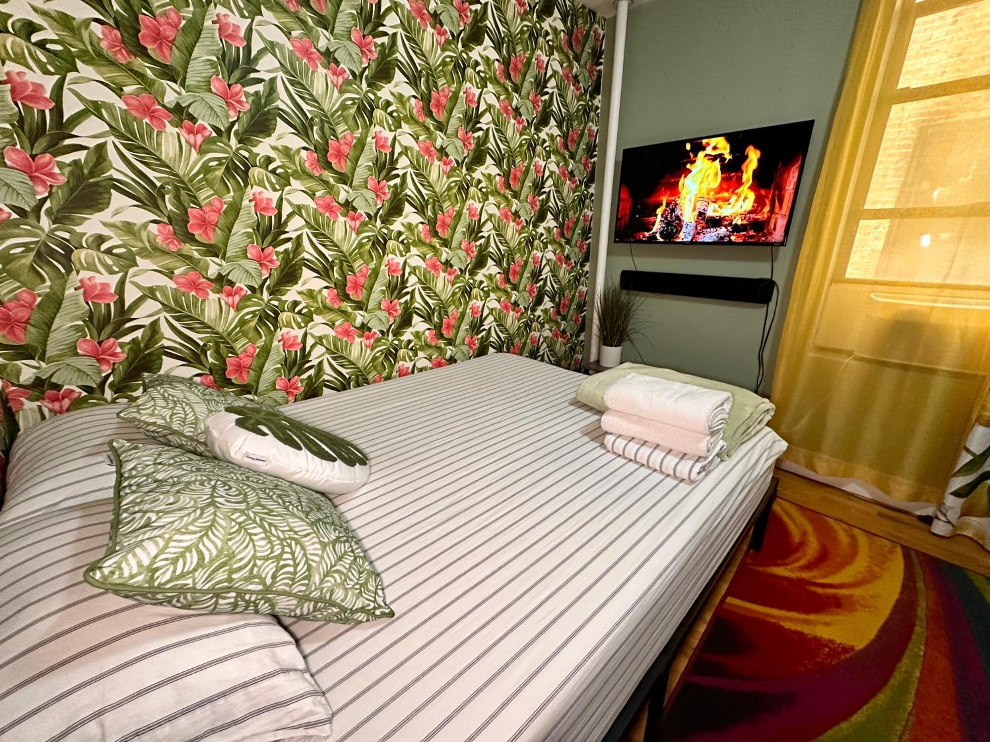 Tropical Comfort Room In Harlem Cozy Stay With Snacks & Style 纽约 外观 照片